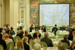 Почему подростка 12-13 лет нельзя "загонять в детство"? Мнение священника